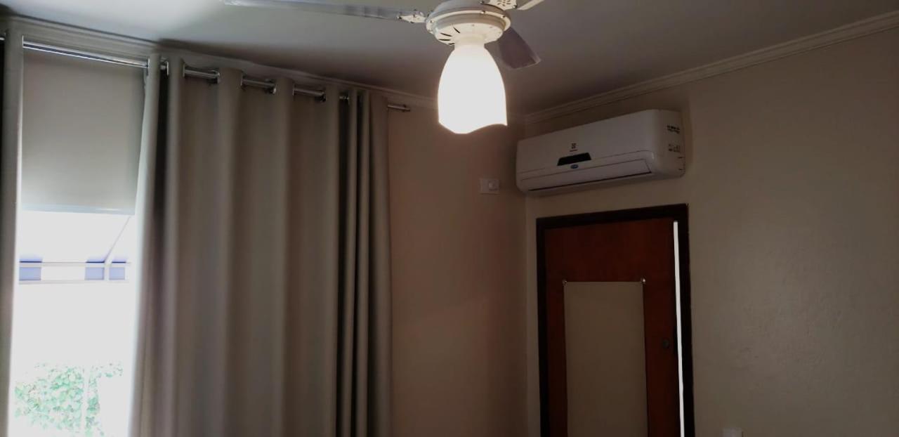Suites Ambiente Familiar -Prox Do Thermas Aguas de Sao Pedro Bilik gambar