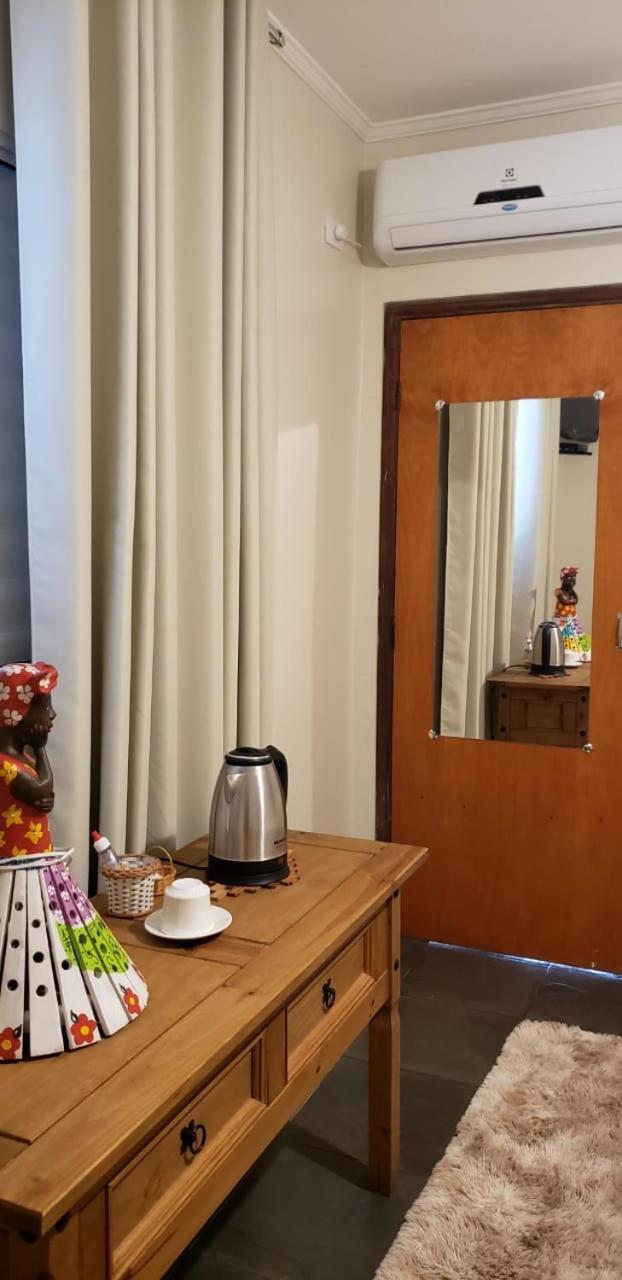 Suites Ambiente Familiar -Prox Do Thermas Aguas de Sao Pedro Bilik gambar